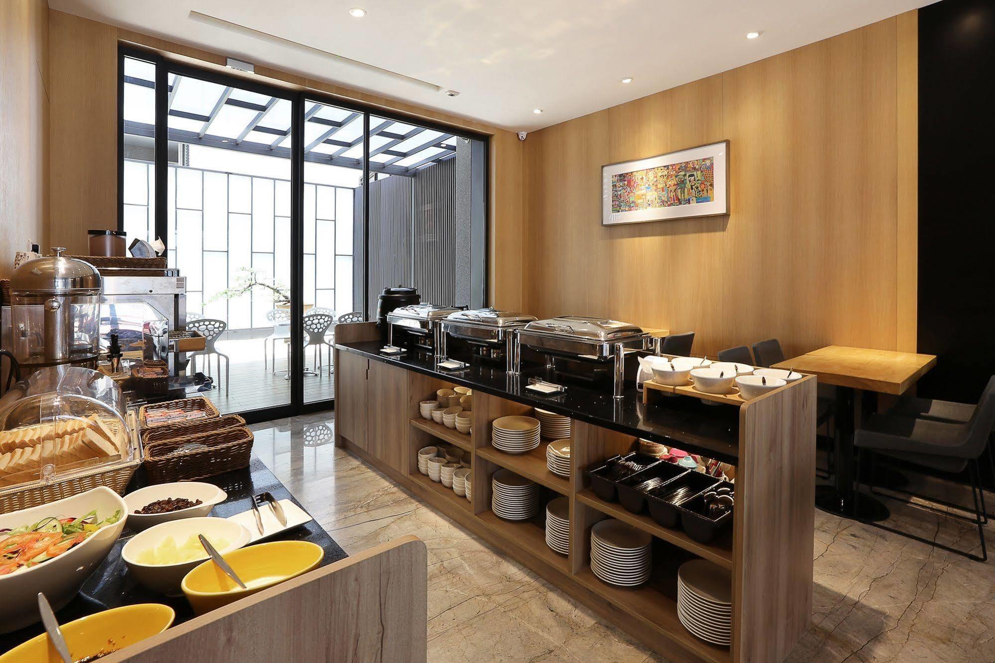 Miller Inn Taichung Exterior photo
